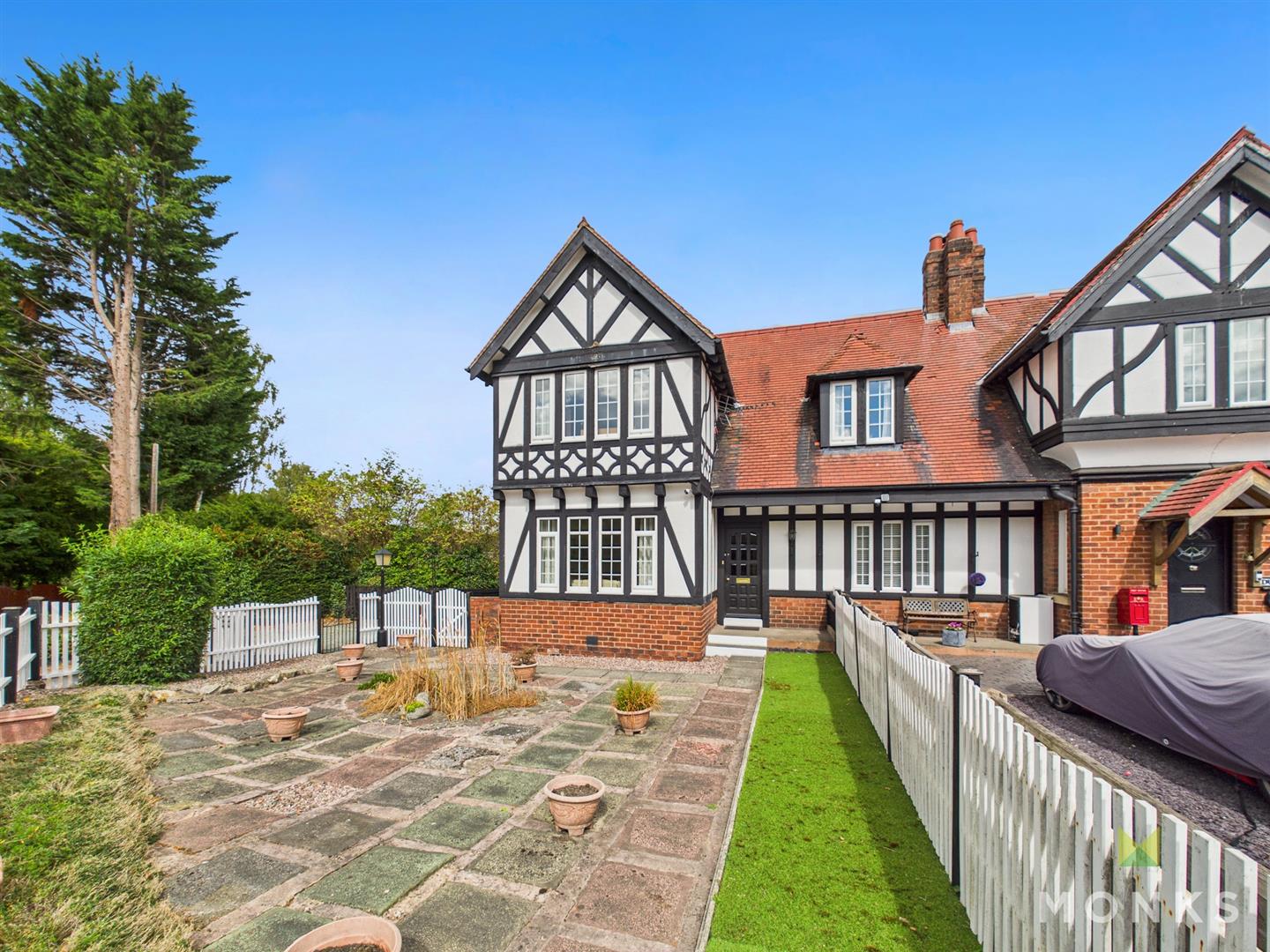 1 Station Avenue, Wrexham, LL14 5LU For Sale